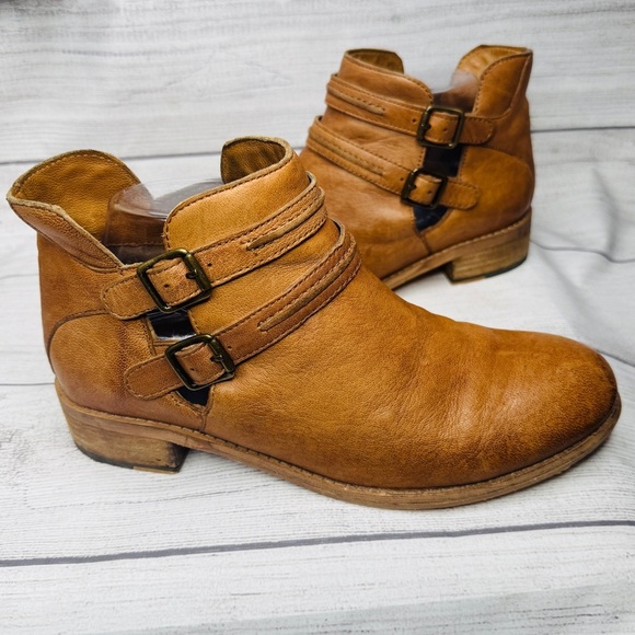 Diba True Rue Two Strap Make Boots Booties Distressed Brown Size 8 - Picture 1 of 5